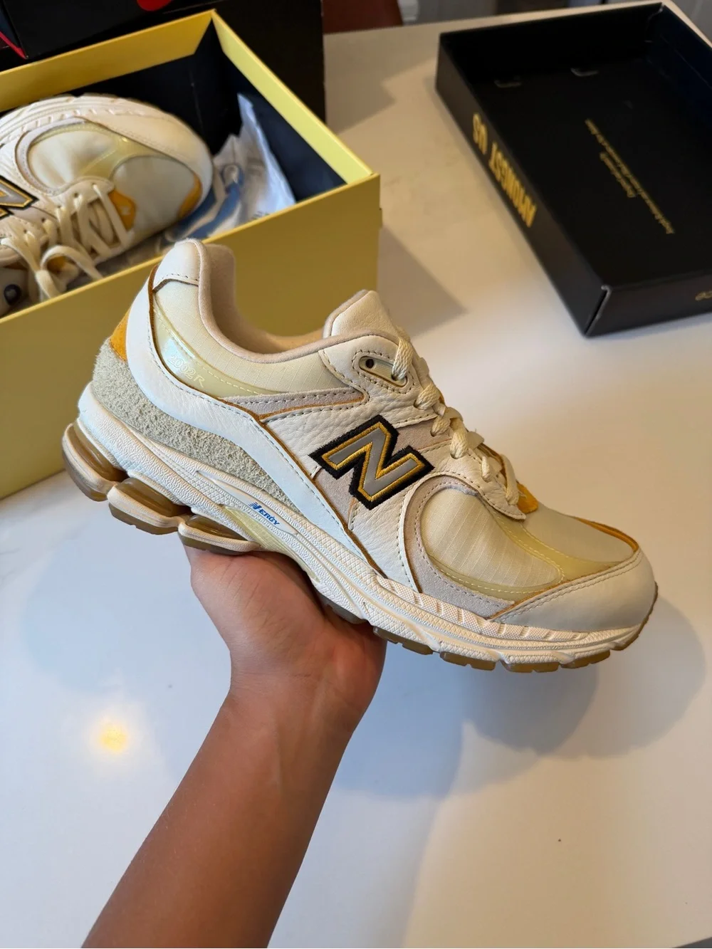 (8.5) New Balance 2002R Joe Fresh